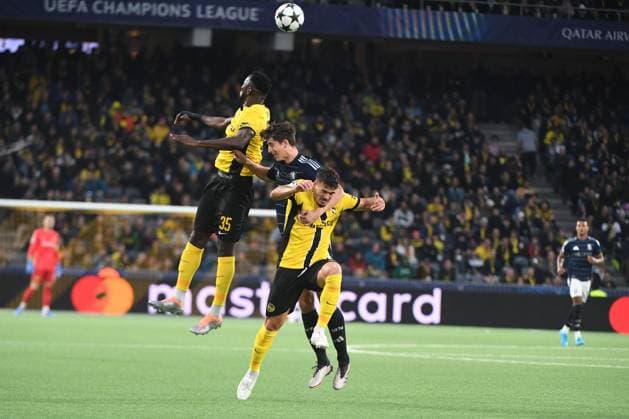 17 09 2024, Bern, Stadion Wankdorf, UEFA Champions League Young Boys Aston Villa, 35 Silvere Ganvoula Young Boys and 7 Filip Ugrinic Young Boys vs 14 Pau Torres Villa Bern Stadion Wankdorf Bern Switzerland Copyright: xJustPictures.ch ManuelxWinterbergerx jp-de-MaWi-MWI_1647