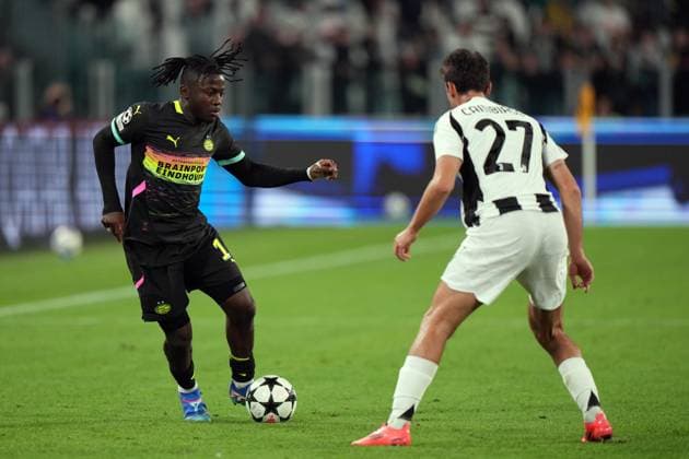 TURINE - (l-r) Johan Bakayoko of PSV Eindhoven, Andrea Cambiaso of Juventus during the UEFA Champions league match between Juventus FC and PSV Eindhoven at Allianz Stadium on Sept. 17, 2024 in Turin, Italy. ANP TOBIAS KLEUVER UEFA Champions League 2024 25 xVIxANPxSportx xxANPxIVx 508712041 originalFilename: 508712041.jpg
