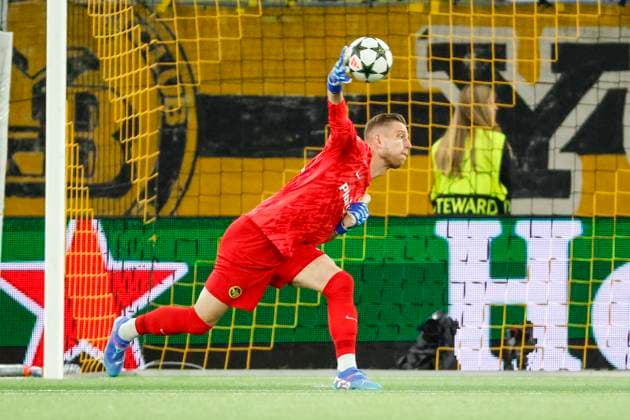 David von Ballmoos BSC Young Boys, 26 at the drop , Football, UEFA Champions League, Matchday 1, 2024 2025, Young Boys Bern vs Aston Villa, 17 09 2024, Stadion Wankdorf, Bern, Switzerland Bern Stadion Wankdorf Bern Switzerland Copyright: xGrantxHubbsx