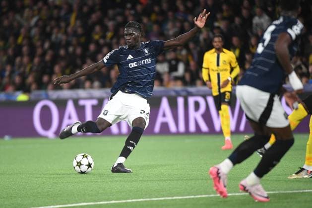 17 09 2024, Bern, Stadion Wankdorf, UEFA Champions League Young Boys Aston Villa, 24Amadou Onana Villa scores to make it 3 0 Bern Stadion Wankdorf Bern Switzerland Copyright: xJustPictures.ch ManuelxWinterbergerx jp-de-MaWi-MWI_1723