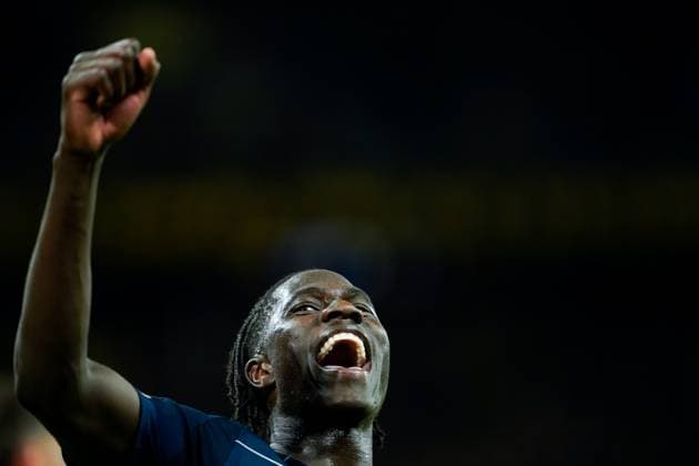 Bern, Switzerland, September 17th 2024: Amadou Onana (24 Aston Villa) celebrates the victory during the UEFA Champions League football match between Young Boys and Aston Villa at Wankdorf Stadion in Bern, Switzerland. (Daniela Porcelli SPP) Copyright: xDanielaxPorcellix xSPPx spp-en-DaPoSp-20240917-_DP17674