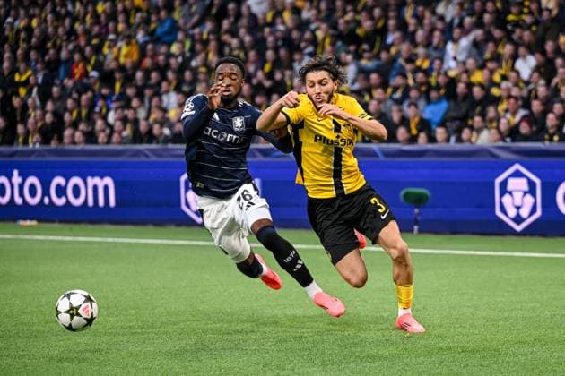 Lamare Bogarde Aston Villa and Jaouen Hadjam BSC Young Boys Bern battle for the ball during the UEFA Champions League 2024 25 League Phase MD1 match between BSC Young Boys and Aston Villa FC at Stadion Wankdorf on September 17, 2024 in Bern, Switzerland Defodi 062 BSCVIL240917 101 Defodi-541