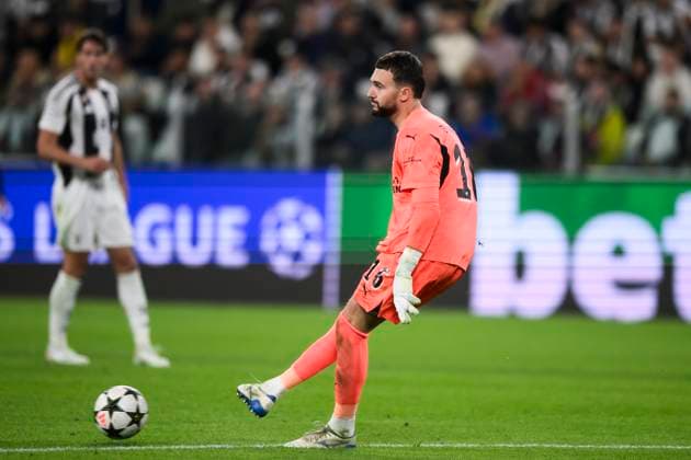 Juventus FC v PSV Eindhoven - UEFA Champions League Joel Drommel of PSV Eindhoven kicks the ball during the UEFA Champions League football match between Juventus FC and PSV Eindhoven. Turin Italy Copyright: xNicolòxCampox