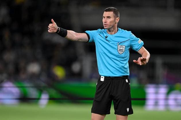 Referee Georgi Kabakov gestures during the UEFA Champions League 2024 25 League Phase MD1 match between BSC Young Boys and Aston Villa FC at Stadion Wankdorf on September 17, 2024 in Bern, Switzerland Defodi 062 BSCVIL240917 112 Defodi-541