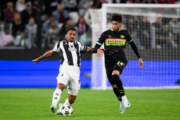 Juventus FC v PSV Eindhoven - UEFA Champions League Danilo Luiz da Silva of Juventus FC competes for the ball with Ricardo Pepi of PSV Eindhoven during the UEFA Champions League football match between Juventus FC and PSV Eindhoven. Turin Italy Copyright: xNicolòxCampox