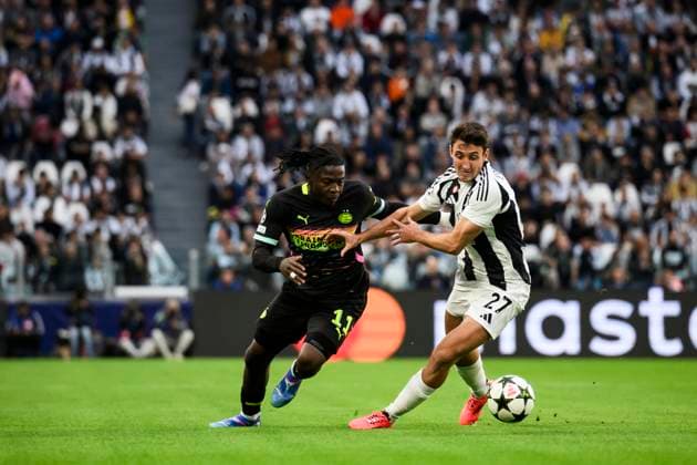 Juventus FC v PSV Eindhoven - UEFA Champions League Johan Bakayoko of PSV Eindhoven competes for the ball with Andrea Cambiaso of Juventus FC during the UEFA Champions League football match between Juventus FC and PSV Eindhoven. Turin Italy Copyright: xNicolòxCampox