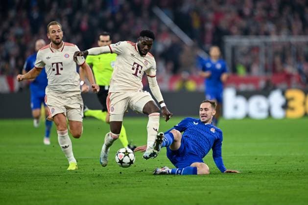 17 09 2024, Football, Champions League, 1 Matchday, Season 2024 2025, FC Bayern Munich Dinamo Zagreb, Alphonso Davies FC Bayern Munich , Marko Rog Dinamo Zagreb xRHR PHOTO TKx Copyright: RHR-FOTOx RHR-FOTO TK