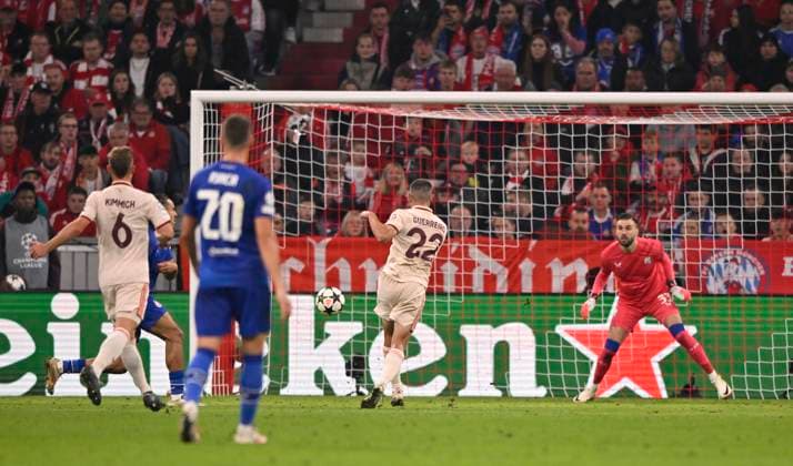 GOAL for 2 0 Raphael Guerreiro FC Bayern Muenchen FCB 22 Goal kick Action Goal chance Goalkeeper Ivan Nevistic GNK Dinamo Zagreb 33 Harry Kane FC Bayern Muenchen FCB 09 Marko Pjaca GNK Dinamo Zagreb 20 FC Bayern Muenchen FCB vs GNK Dinamo Zagreb Matchday 1 17 09 2024 DFL REGULATIONS PROHIBIT ANY USE OF PHOTOGRAPHS AS IMAGE SEQUENCES AND OR QUASI VIDEO FC Bayern Muenchen FCB vs GNK Dinamo Zagreb