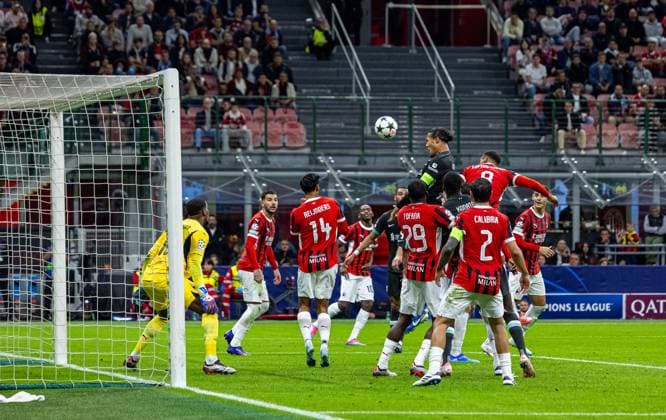 Football - UEFA Champions League - League Phase - AC Milan v Liverpool FC MILAN, ITALY - Tuesday, September 17, 2024: Liverpool s captain Virgil van Dijk scores the second goal during the UEFA Champions League game between AC Milan and Liverpool FC at the Stadio San Siro. ITALY Stadio San Siro LOMBARDY ITALY  Copyright: xDavidxRawcliffex P2024-09-17-AC_Milan_Liverpool-49