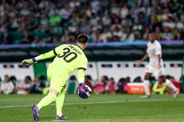 Lucas Chevalier goalkeeper of Lille OSC during the UEFA Champions League football match between Sporting CP and LOSC Lille at the Jose Alvalade stadium in Lisbon on September 17, 2024 UEFA Champions League - Sporting CP vs LOSC Lille (Valter Gouveia SPP) Copyright: xValterxGouveia SPPx spp-en-VaGo-VG_L0478