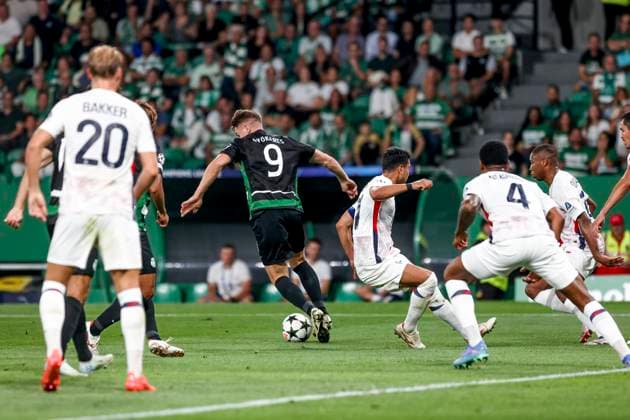 Viktor Gyokeres midfielder of Sporting CP battle for the ball during the UEFA Champions League football match between Sporting CP and LOSC Lille at the Jose Alvalade stadium in Lisbon on September 17, 2024 UEFA Champions League - Sporting CP vs LOSC Lille (Valter Gouveia SPP) Copyright: xValterxGouveia SPPx spp-en-VaGo-VG_L0512