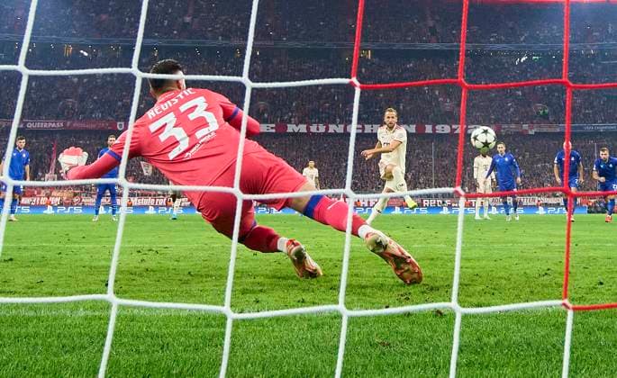 Harry Kane, FCB 9 scores, shoots goal , Tor, Treffer, Torschuss, 1-0 via 11m in the group league match FC BAYERN MUENCHEN - DINAMO ZAGREB of football UEFA Champions League in season 2024 2025 in Munich, Sep 17, 2024 , FCB, 1. Spieltag, München