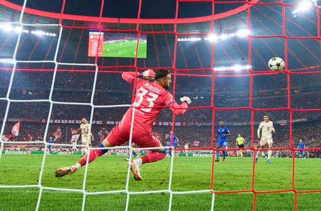 Raphael Guerreiro, FCB 22 scores, shoots goal , Tor, Treffer, Torschuss, 2-0 in the group league match FC BAYERN MUENCHEN - DINAMO ZAGREB of football UEFA Champions League in season 2024 2025 in Munich, Sep 17, 2024 , FCB, 1. Spieltag, München