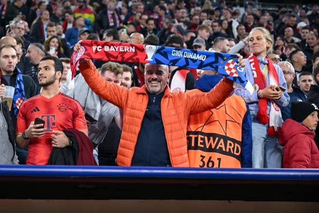 17 09 2024, Football, Champions League, Matchday 1, Season 2024 2025, FC Bayern Munich Dinamo Zagreb, Fan scarf for the match, xRHR FOTO TKx Copyright: RHR-FOTOx RHR-FOTO TK