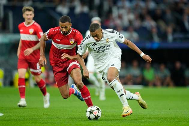 Real Madrid C.F. v VfB Stuttgart - UEFA Champions League 2024 25 League Phase MD1 Kylian Mbappe centre-forward of Real Madrid and France and Josha Vagnoman right-back of Stuttgart and Germany compete for the ball during the UEFA Champions League 2024 25 League Phase MD1 match between Real Madrid C.F. and VfB Stuttgart at Estadio Santiago Bernabeu on September 17, 2024 in Madrid, Spain. Madrid Spain  Copyright: xJosexBretonx originalFilename:bretonhernandez-realmadr240917_npQKw.jpg
