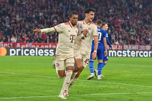 Goal celebration Michael OLISE Bayern Muenchen after goal to 3 0 with Aleksandar PAVLOVIC Bayern Muenchen,re , jubilation,joy,enthusiasm,action football Champions League , FC Bayern Muenchen GNK Dinamo Zagreb on 17 09 2024, A L L I A N Z A R E N A