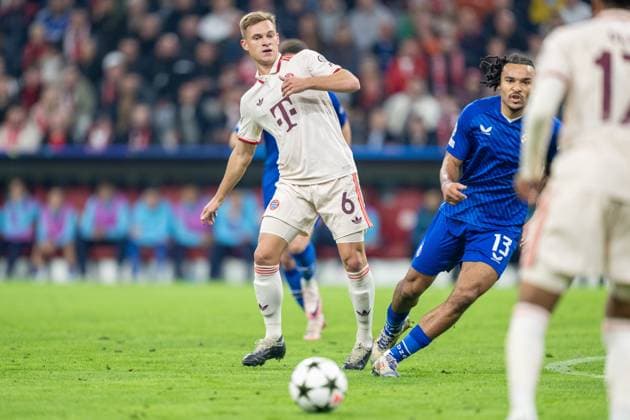 Joshua Kimmich 6 FC Bayern Muenchen in duel with Samy Mmaee 13 GNK Dinamo Zagreb , FC Bayern Muenchen vs GNK Dinamo Zagreb, Football, UEFA Champions League, 1 Matchday, 17 09 2024 DFB regulations prohibit any use of photographs as image sequences and or quasi video Muenchen Bayern Germany Copyright: xkolbert-press UlrichxGamelx