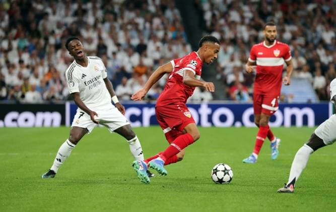 17 09 24 Real Madrid VfB Stuttgart Spain, Madrid, 17 09 2024, Football, UEFA Champions League, Real Madrid VfB Stuttgart v l Vinicius Junior Real Madrid , Jamie Leweling VfB Stuttgart