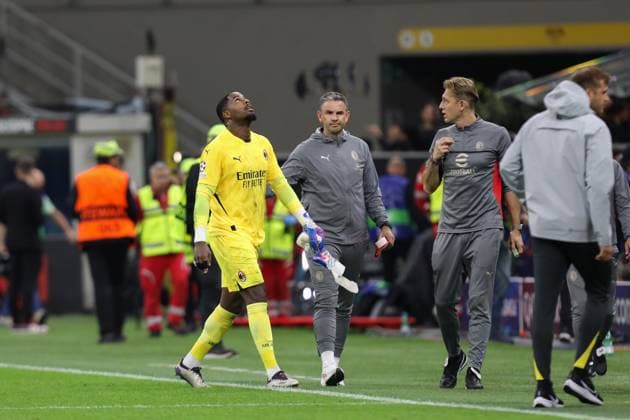 September 17, 2024, Milan, Lombardy, Italy: MIKE MAIGNAN of AC Milan looks dejected during Matchday 1 of 8 of the UEFA Champions League 2024 2025 between AC MILAN and LIVERPOOL FC at San Siro in Milan, Italy Milan Italy - ZUMAc179 20240917_zep_c179_078 Copyright: xMickaelxChavetx