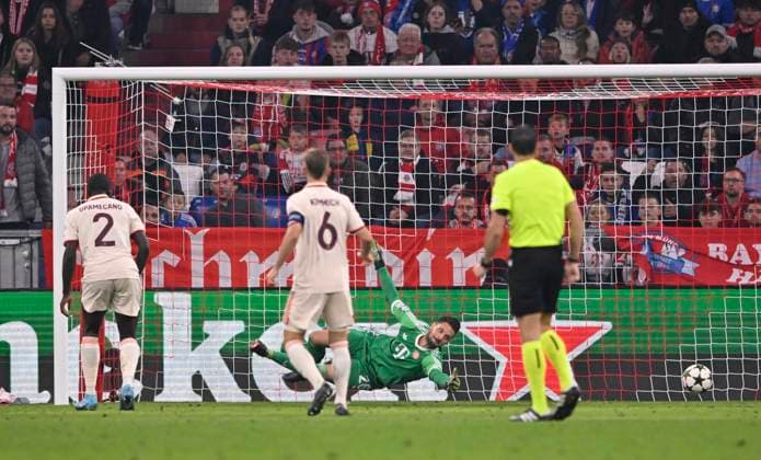 GOAL for 3 1 Bruno Petkovic GNK Dinamo Zagreb 09 against goalkeeper Sven Ulreich FC Bayern Muenchen FCB 26 Referee Referee Juan Martinez Munuera Joshua Kimmich FC Bayern Muenchen FCB 06 Dayot Upamecano FC Bayern Muenchen FCB 02 FC Bayern Muenchen FCB vs GNK Dinamo Zagreb Matchday 1 17 09 2024 DFL REGULATIONS PROHIBIT ANY USE OF PHOTOGRAPHS AS IMAGE SEQUENCES AND OR QUASI VIDEO FC Bayern Muenchen FCB vs GNK Dinamo Zagreb