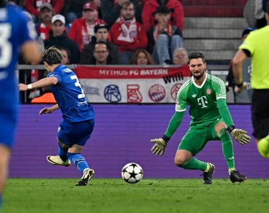 17 09 2024, Football UEFA Championsleague 2024 2025 Matchday 1, FC Bayern Munich Dinamo Zagreb, in the Allianz Arena Munich Takuya Ogiwara Dinamo Zagreb for 3 2 against goalkeeper Sven Ulreich FC Bayern Munich DFL and DFB regulations prohibit any use of photographs as image sequences and or quasi video