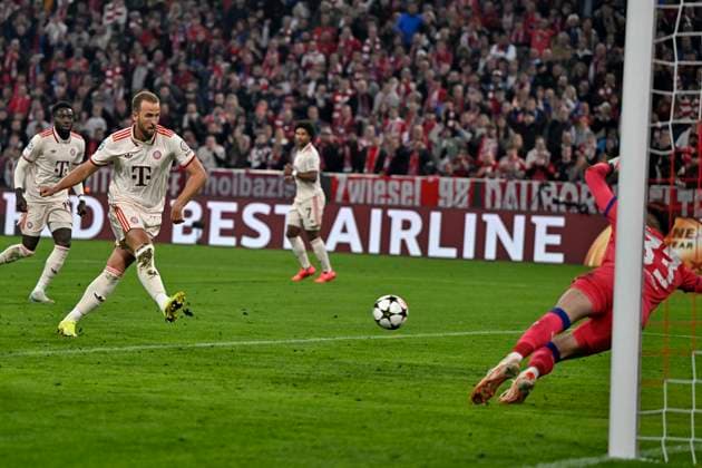 17 09 2024, Football UEFA Championsleague 2024 2025 Matchday 1, FC Bayern Munich Dinamo Zagreb, at Allianz Arena Munich Harry Kane FC Bayern Munich scores here for 4 2 against goalkeeper Ivan Nestic Dinamo Zagreb DFL and DFB regulations prohibit any use of photographs as image sequences and or quasi video