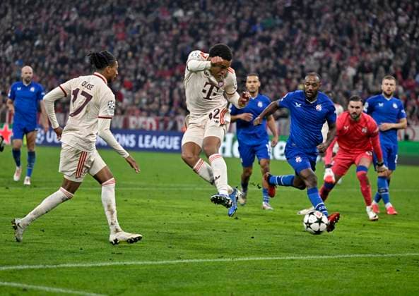 17 09 2024, Football UEFA Championsleague 2024 2025 Matchday 1, FC Bayern Munich Dinamo Zagreb, at the Allianz Arena Munich Michael Olise FC Bayern Munich rewards his good performance today with a goal 5 2 v l Michael Olise FC Bayern Munich , Jamal Musiala FC Bayern Munich etc DFL and DFB regulations prohibit any use of photographs as image sequences and or quasi video
