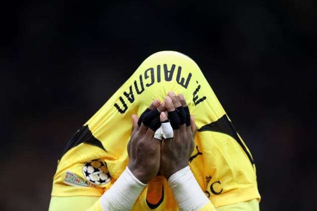 September 17, 2024, Milan, Lombardy, Italy: Goalkeeper MIKE MAIGNAN of AC Milan looks desperate as he got injured during Matchday 1 of 8 of the UEFA Champions League 2024 2025 between AC MILAN and LIVERPOOL FC at San Siro in Milan, Italy Milan Italy - ZUMAc179 20240917_zep_c179_087 Copyright: xMickaelxChavetx