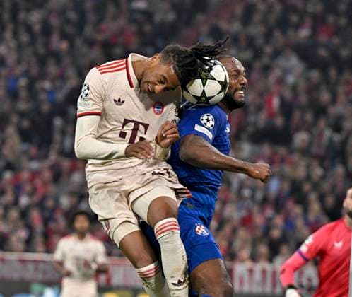 17 09 2024, Football UEFA Championsleague 2024 2025 1 Matchday, FC Bayern Munich Dinamo Zagreb, in the Allianz Arena Munich v l Michael Olise FC Bayern Munich v DFL and DFB regulations prohibit any use of photographs as image sequences and or quasi video