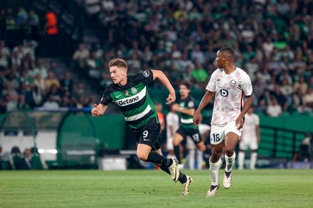 Viktor Gyokeres midfielder of Sporting CP battle for the ball during the UEFA Champions League football match between Sporting CP and LOSC Lille at the Jose Alvalade stadium in Lisbon on September 17, 2024 UEFA Champions League - Sporting CP vs LOSC Lille (Valter Gouveia SPP) Copyright: xValterxGouveia SPPx spp-en-VaGo-VG_L0776