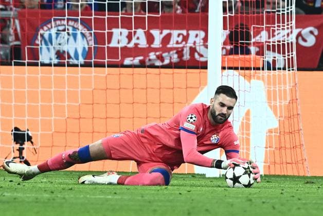 FC Bayern München v GNK Dinamo - UEFA Champions League 2024 25 League Phase MD1 MUNICH, GERMANY - SEPTEMBER 17: Dinamo Zagreb Goalkeeper Ivan Nevistic in action during the UEFA Champions League 2024 25 League Phase MD1 match between FC Bayern München and GNK Dinamo at Football Arena Munich on September 17, 2024 in Munich, Germany.  MarkoxLukunic PIXSELL