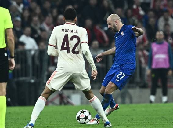 FC Bayern München v GNK Dinamo - UEFA Champions League 2024 25 League Phase MD1 MUNICH, GERMANY - SEPTEMBER 17: Josip Misic of Dinamo Zagreb in action during the UEFA Champions League 2024 25 League Phase MD1 match between FC Bayern München and GNK Dinamo at Football Arena Munich on September 17, 2024 in Munich, Germany.  MarkoxLukunic PIXSELL