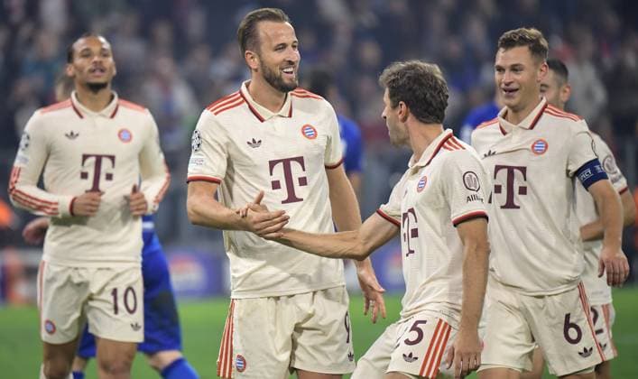 17 09 2024, xemx, Football UEFA Champions League, FC Bayern Muenchen Dinamo Zagreb emspor, v l Harry Kane FC Bayern Muenchen Jubel, Torjubel, celebrate the goal, jubiliert über das Tor zum 7 2 DFL DFB REGULATIONS PROHIBIT ANY USE OF PHOTOGRAPHS as IMAGE SEQUENCES and or QUASI VIDEO Muenchen