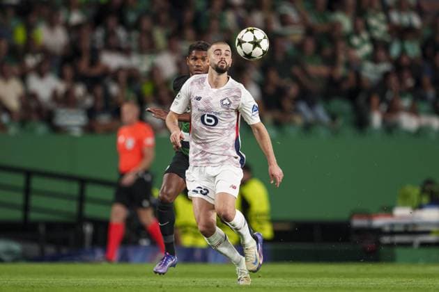 Edon Zhegrova of Lille controls the ball during the UEFA Champions League football match between Sporting CP and Lille at Estádio José Alvalade in Lisbon, Portugal on 17th September. FOOTBALL : Sporting Portugal CP vs Lille LOSC - Ligue des Champions UEFA - Lisbonne - 17 09 2024 SPP Panoramic 