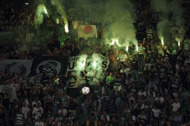 Sporting supporters having fun during the UEFA Champions League football match between Sporting CP and Lille at Estádio José Alvalade in Lisbon, Portugal on 17th September. FOOTBALL : Sporting Portugal CP vs Lille LOSC - Ligue des Champions UEFA - Lisbonne - 17 09 2024 SPP Panoramic 