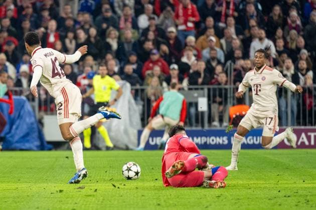 Jamal Musiala 42 FC Bayern Muenchen , Ivan Nevestic 33 GNK Dinamo Zagreb , Michael Olise 17 FC Bayern Muenchen , FC Bayern Muenchen vs GNK Dinamo Zagreb, Football, UEFA Champions League, 1 Matchday, 17 09 2024 DFB regulations prohibit any use of photographs as image sequences and or quasi video Muenchen Bayern Germany Copyright: xkolbert-press UlrichxGamelx
