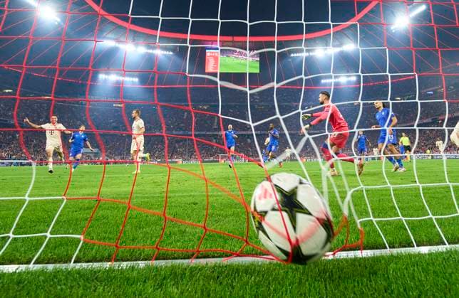 Harry Kane, FCB 9 scores, shoots goal , Tor, Treffer, Torschuss, 4-2 in the group league match FC BAYERN MUENCHEN - DINAMO ZAGREB of football UEFA Champions League in season 2024 2025 in Munich, Sep 17, 2024 , FCB, 1. Spieltag, München