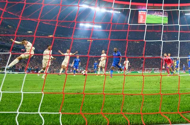 Michael Olise (FCB 17) scores, shoots goal , Tor, Treffer, Torschuss, 5-2 in the group league match FC BAYERN MUENCHEN - DINAMO ZAGREB of football UEFA Champions League in season 2024 2025 in Munich, Sep 17, 2024 , FCB, 1. Spieltag, München