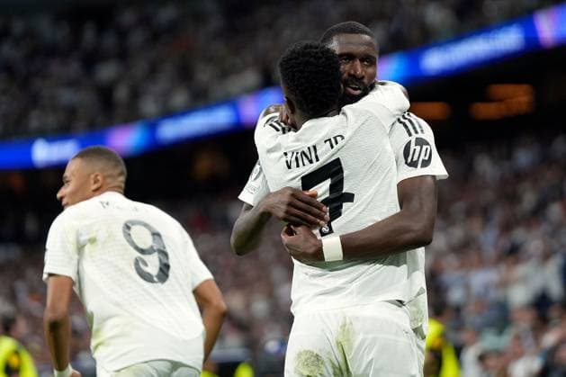 Antonio Rudiger of Real Madrid CF celebrates with his teammates after scoring the 2-1 Real Madrid v VFB Stuttgart, UEFA Champios League match, date 1. Football, Santiago Bernabeu Stadium, Madrid, Spain - 17 Sep 2024 Editorial use only  Copyright: xPressinphoto Shutterstockx 14725330w