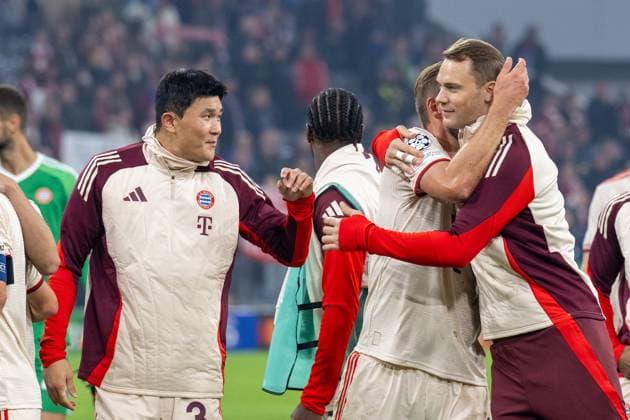 FC Bayern Muenchen celebrate the 9 2 with the fans, overjoyed, exuberant Minjae Kim 3 FC Bayern Muenchen , Harry Kane 9 FC Bayern Muenchen , Manuel Neuer 1 FC Bayern Muenchen , FC Bayern Muenchen vs GNK Dinamo Zagreb, Football, UEFA Champions League, 1 Matchday, 17 09 2024 DFB regulations prohibit any use of photographs as image sequences and or quasi video Muenchen Bayern Germany Copyright: xkolbert-press UlrichxGamelx