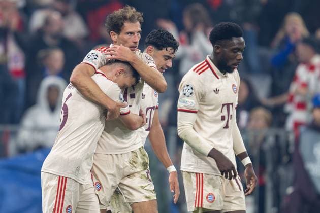 Uebergluecklich nach dem 9 2, Leon Goretzka 8 FC Bayern Muenchen , Joshua Kimmich 6 FC Bayern Muenchen , FC Bayern Muenchen vs GNK Dinamo Zagreb, Fußball, UEFA Champions League, 1 Spieltag, 17 09 2024 DFB regulations prohibit any use of photographs as image sequences and or quasi video Muenchen Bayern Germany Copyright: xkolbert-press UlrichxGamelx