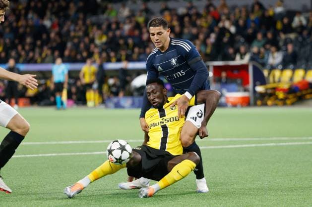 Young Boys Aston Villa Silvere Ganvoula vs Diego Carlos 17 09 2024 Wankdorf Stadion Bern , SWITZERLAND, Football 2024 2025 UEFA Champions League BSC Young Boys Bern Aston Villa Silvere Ganvoula Young Boys vs Diego Carlos Aston Villa