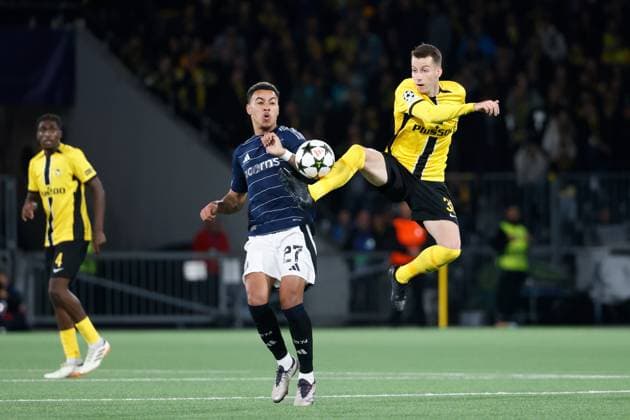 Young Boys Aston Villa Morgan Rogers vs Sandro Lauper 17 09 2024 Wankdorf Stadion Bern , SWITZERLAND, Football 2024 2025 UEFA Champions League BSC Young Boys Bern Aston Villa Morgan Rogers li,Aston Villa vs Sandro Lauper Young Boys