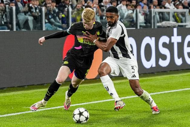 TURINE - (l-r) Jerdy Schouten of PSV Eindhoven, Bremer or Juventus during the UEFA Champions league match between Juventus FC and PSV Eindhoven at Allianz Stadium on Sept. 17, 2024 in Turin, Italy. ANP TOBIAS KLEUVER UEFA Champions League 2024 25 xVIxANPxSportx xxANPxIVx 508724741 originalFilename: 508724741.jpg