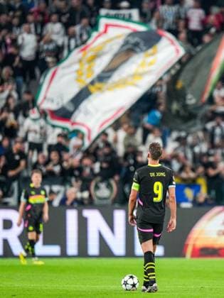 TURINE - Luuk de Jong of PSV Eindhoven disappointment after the 3-0 during the UEFA Champions league match between Juventus FC and PSV Eindhoven at the Allianz Stadium on Sept. 17, 2024 in Turin, Italy. ANP TOBIAS KLEUVER UEFA Champions League 2024 25 xVIxANPxSportx xxANPxIVx 508724748 originalFilename: 508724748.jpg