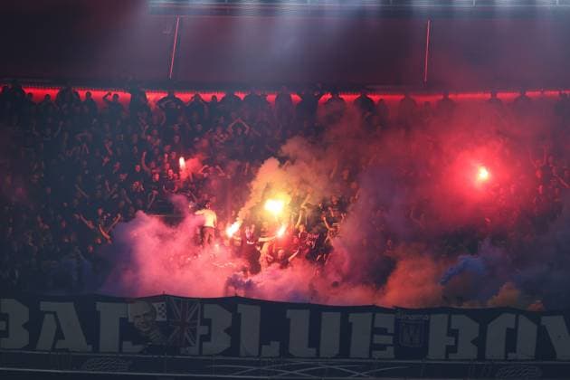 Soccer UEFA Champions League Matchday 1 FC Bayern Munich Dinamo Zagreb on 17 09 2024 at the Allianz Arena in Munich Fans of Dinamo Zagreb ignite Bengalos Pyro Pyrotechnics Flares Smoke bombs in the fan block xMSx