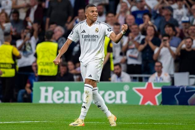 Real Madrid CF v VfB Stuttgart - UEFA Champions League 2024 25 League Phase MD1 Kylian Mbappe of Real Madrid CF (R) celebrates his goal during the UEFA Champions League 2024 25 League Phase MD1 match between Real Madrid C.F. and VfB Stuttgart at Estadio Santiago Bernabeu on September 17, 2024 in Madrid, Spain. Madrid Estadio Santiago Bernabeu Madrid Spain Copyright: xAlbertoxGardinx AGardin_20240917_Football_Champions_Real_Madrid_vs_Stuttgart_220