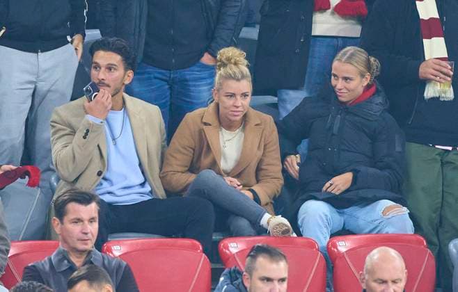 Linda DALLMANN, FCB Damen 10 Klara BÜHL, BUEHL, FCB Women Nr. 17 in the group league match FC BAYERN MUENCHEN - DINAMO ZAGREB 9-2 of football UEFA Champions League in season 2024 2025 in Munich, Sep 17, 2024 , FCB, 1. Spieltag, München