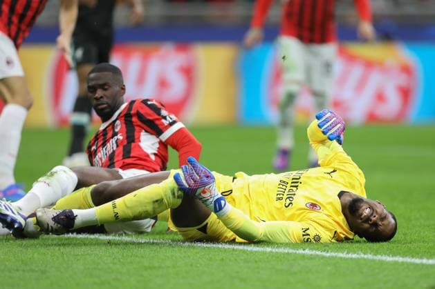 Sport Bilder des Tages September 17, 2024, Milan, Lombardy, Italy: MIKE MAIGNAN of AC MILAN gets injured following a shock with teammate FIKAYO TOMORI during Matchday 1 of 8 of the UEFA Champions League 2024 2025 between AC MILAN and LIVERPOOL FC at San Siro in Milan, Italy Milan Italy - ZUMAc179 20240917_zep_c179_123 Copyright: xMickaelxChavetx
