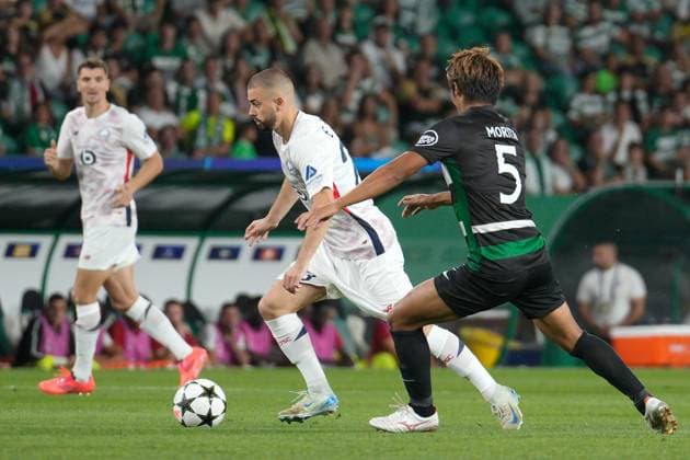 Sporting CP Vs Lille OSC in Lisbon, Portugal - 17 Sept 2024 Thomas Meunier of Lille OSC (L), Edon Zhegrova of Lille OSC (C) and Hidemasa Morita of Sporting CP (R) in action during the UEFA Champions League phase first match between Sporting CP and Lillie OSC at Estadio Jose Alvalade. Final score: Sporting CP 2:0 Lille OSC Lisbon Portugal Copyright: xBrunoxdexCarvalhox xSOPAxImagesx brunodecarvalho_sportinglille-1095